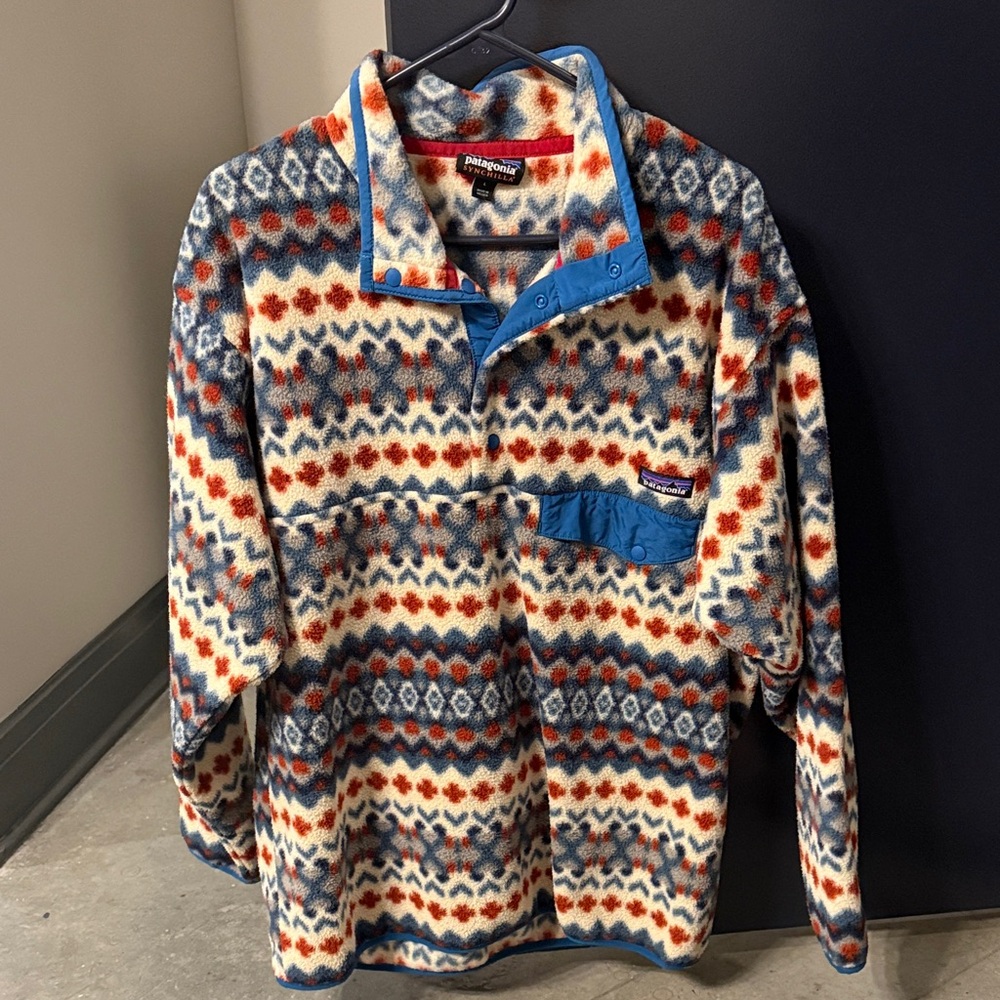 Patagonia Blue and Red Patterned Fleece Pullover